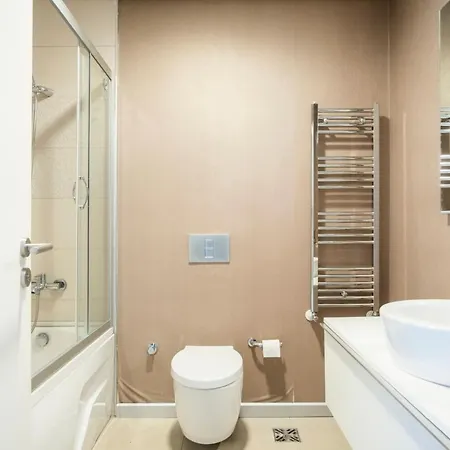 4 Bedroom Unit With Pool/middle Of Bursa