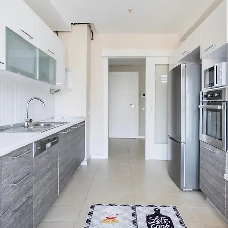 4 Bedroom Unit With Pool/middle Of Bursa