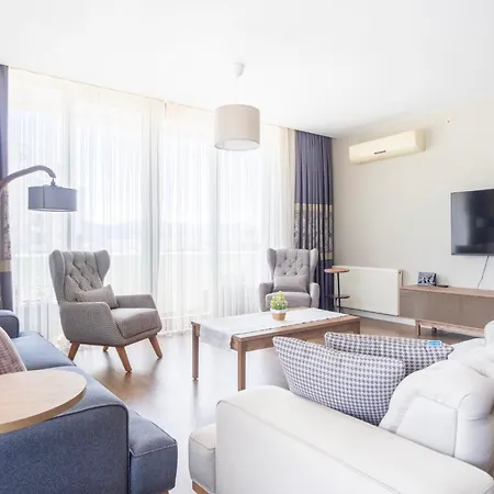 4 Bedroom Unit With Pool/middle Of Bursa